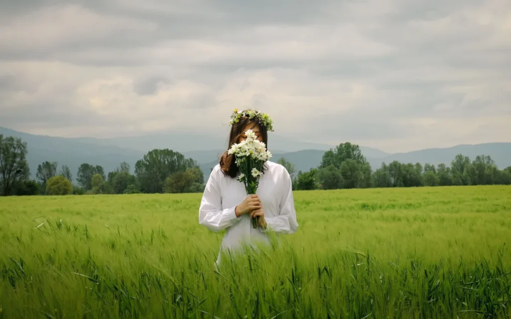 Symbolika bieli i skromności w liturgii - co oznacza?