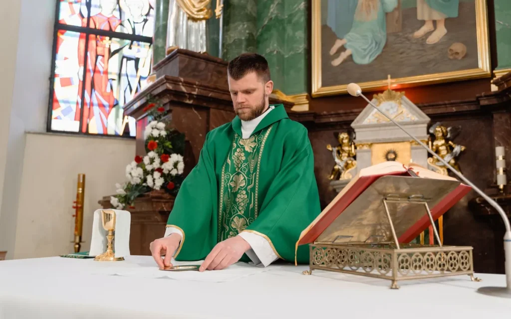 Jak napisać życzenia na bierzmowanie od rodziców, chrzestnych i świadka?