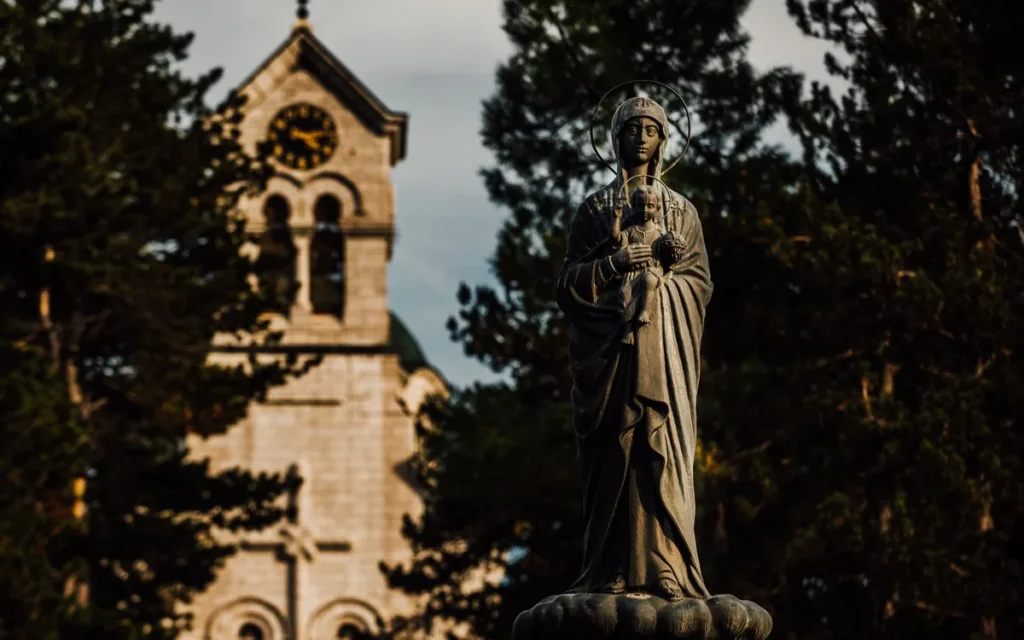 Maryja prowadząca do Chrystusa - dlaczego to jest centrum różańca?
